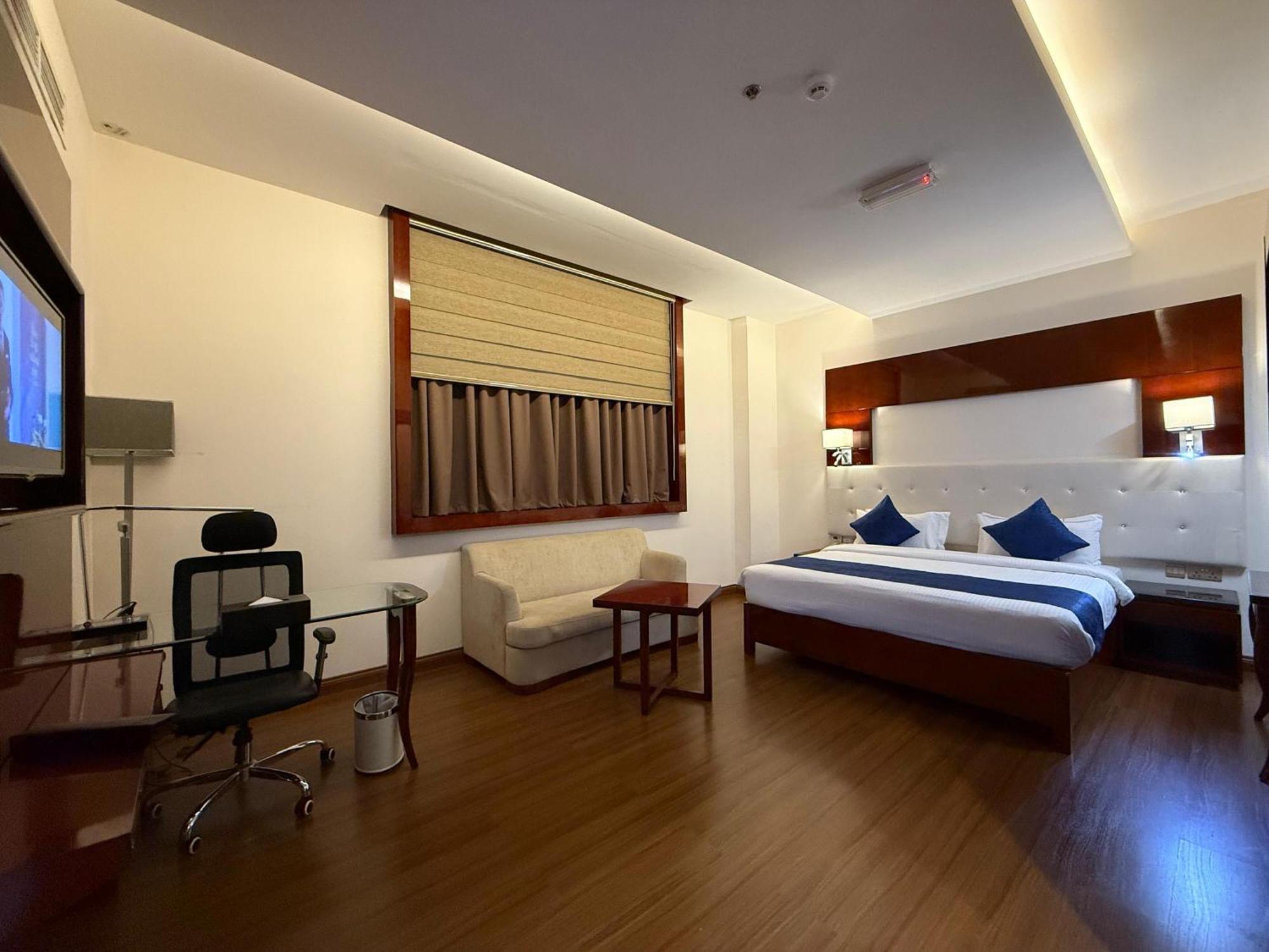 Отель Golden Tulip Headington Маскат Экстерьер фото